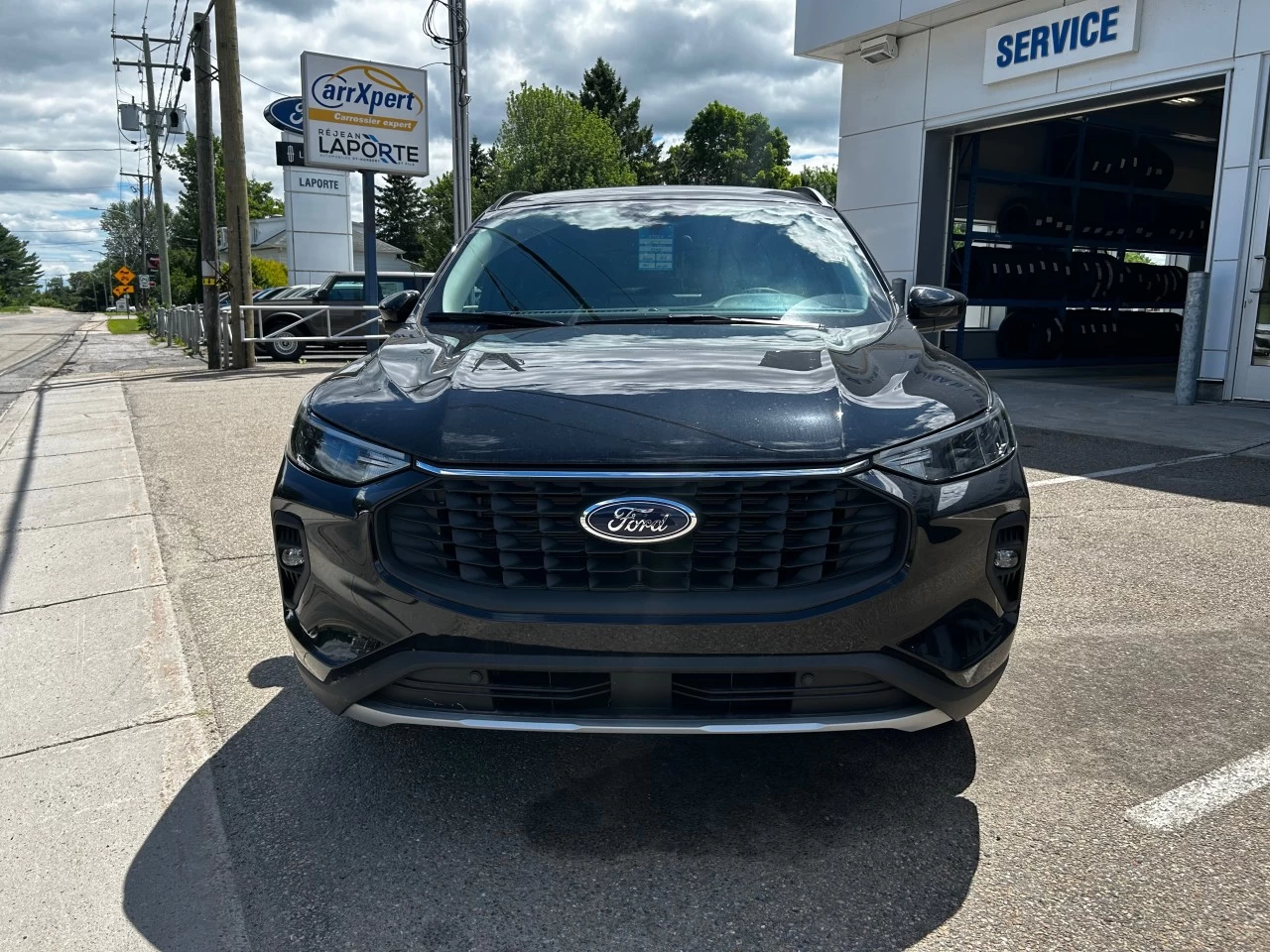 2025 Ford Escape PHEV FWD https://www.st-norbertford.com/resize/b990ff35b810a3abc0cc817b2ca24889-1