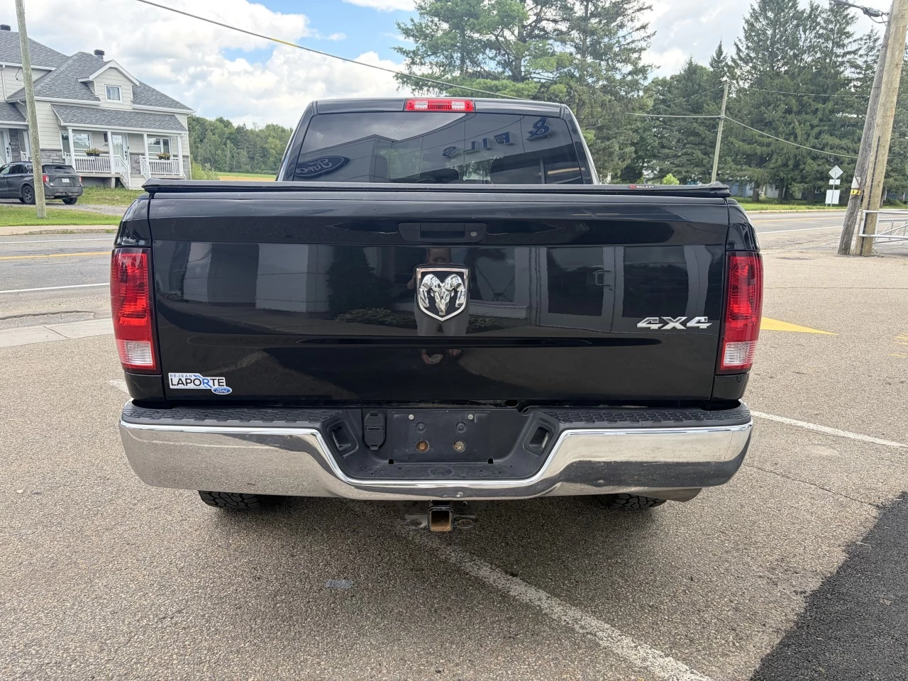 2016 Ram 1500 ST 4X4 V8 https://www.st-norbertford.com/resize/b990ff35b810a3abc0cc817b2ca24889-1