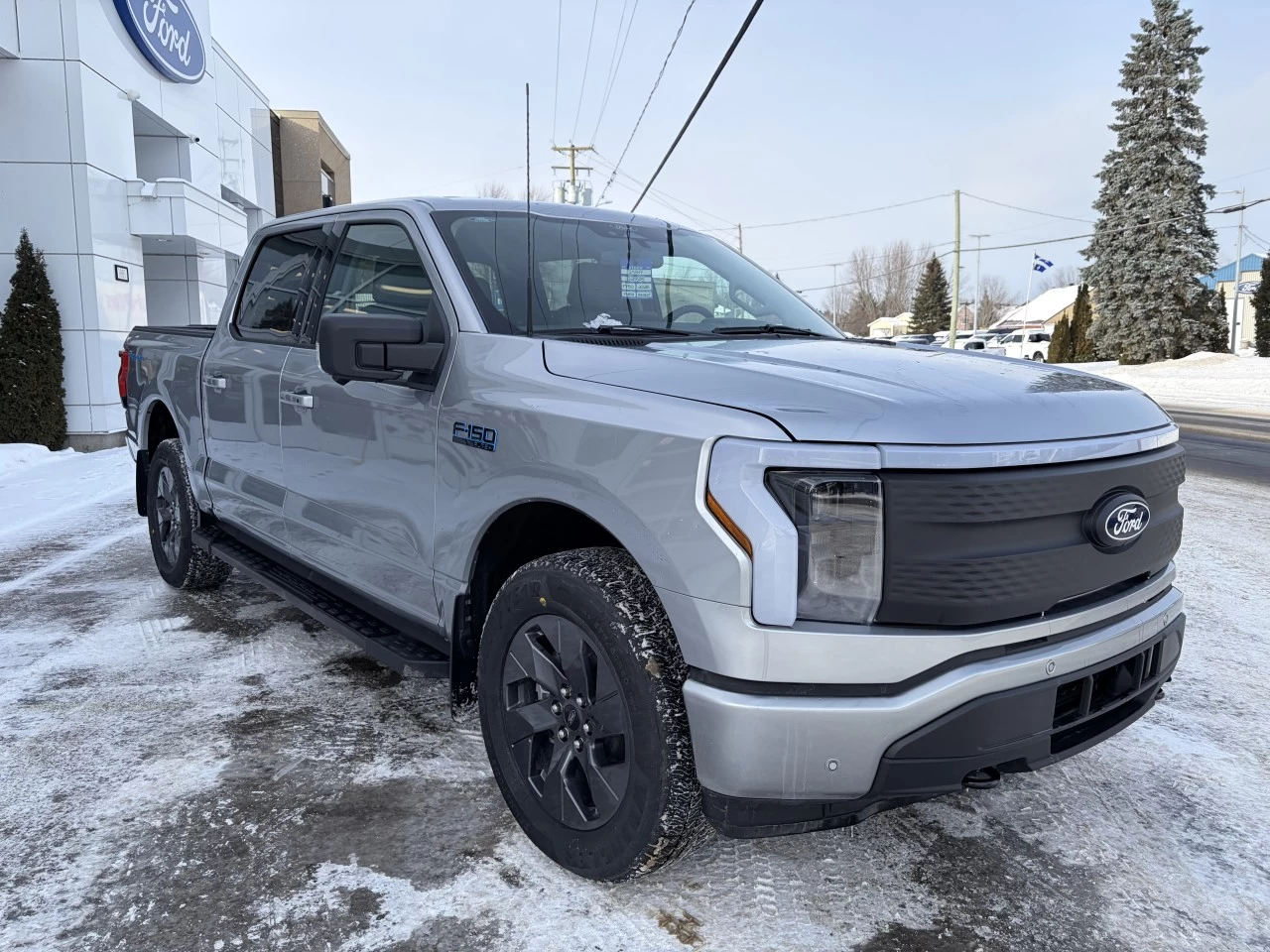 2025 Ford F-150 Lightning FLASH https://www.st-norbertford.com/resize/b990ff35b810a3abc0cc817b2ca24889-1