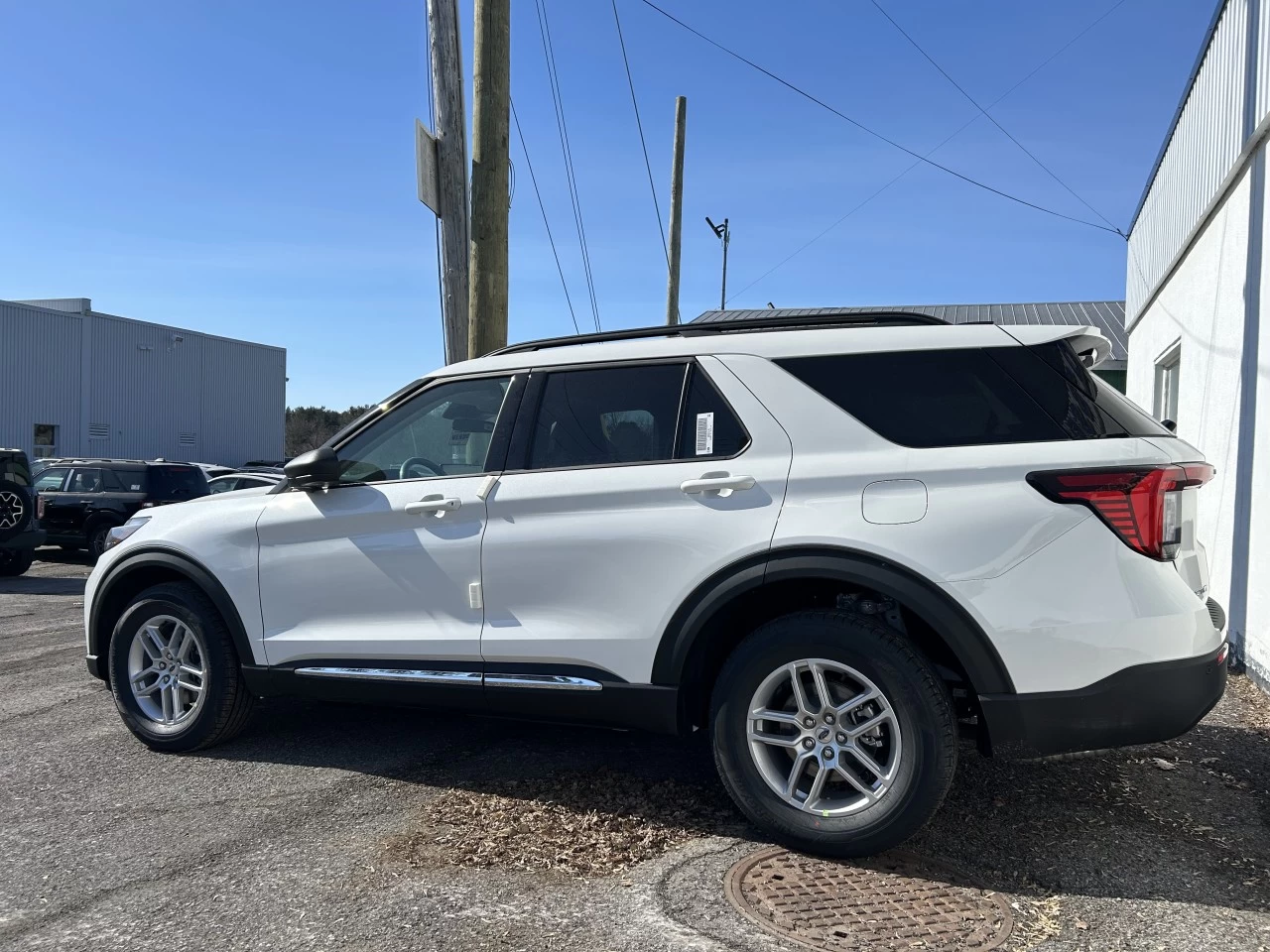 2025 Ford Explorer Active Main Image