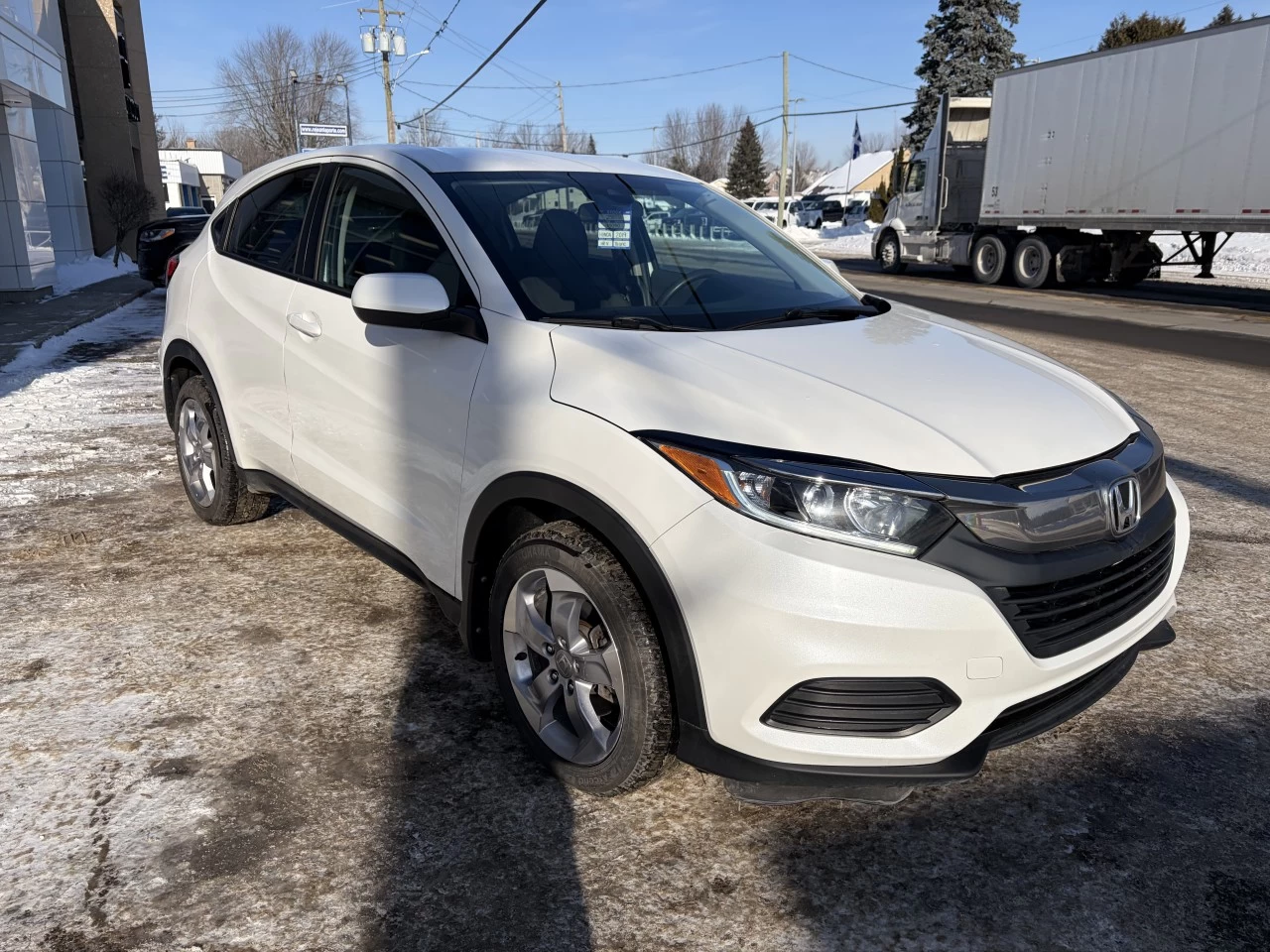 2019 Honda HR-V LX https://www.st-norbertford.com/resize/b990ff35b810a3abc0cc817b2ca24889-1