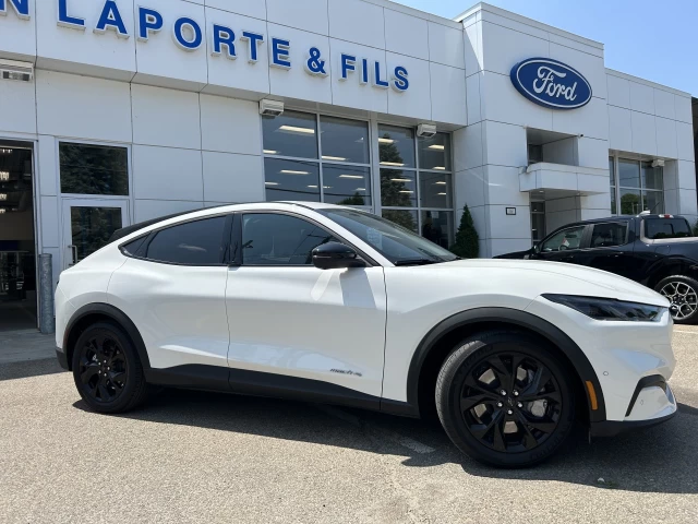 Ford Mustang Mach-E Select AWD 2024