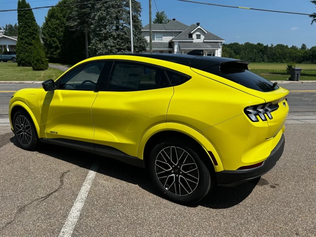 Ford Mustang Mach-E PREMIUM AWD 2025