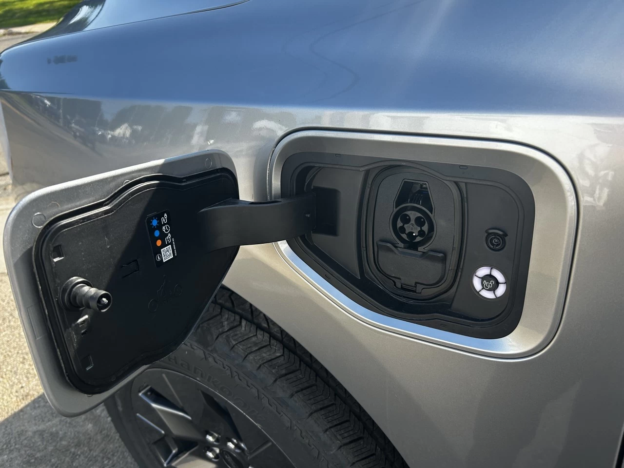 2025 Ford F-150 Lightning FLASH https://www.st-norbertford.com/resize/b990ff35b810a3abc0cc817b2ca24889-1