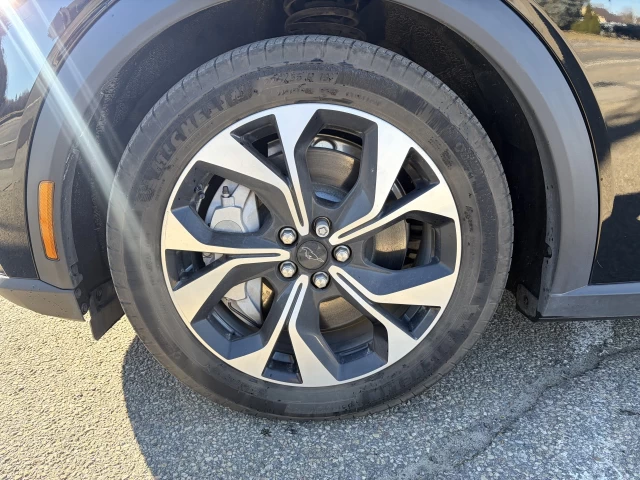 Ford Mustang Mach-E SELECT TAPIS RECHARGE SANS FIL SIÈGES AVANT CHAUFFANT 2025