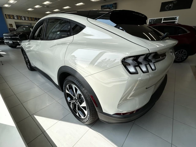 Ford Mustang Mach-E Select AWD 2025