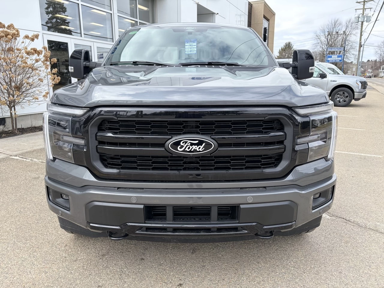 2026 Ford F-150 LARIAT https://www.st-norbertford.com/resize/b990ff35b810a3abc0cc817b2ca24889-1