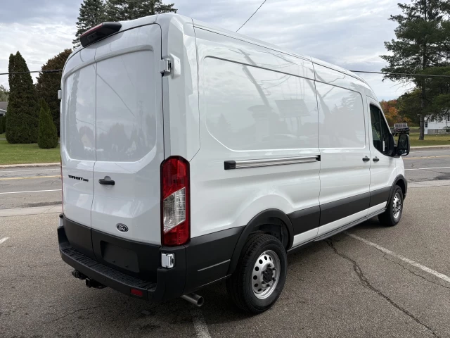 Ford Transit fourgon utilitaire T-250 148" Med Rf 9070 GVWR RWD 2026