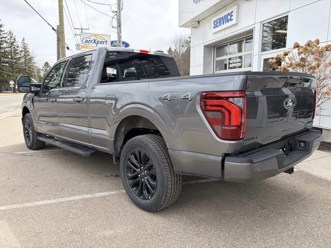 2026 Ford F-150 LARIAT https://www.st-norbertford.com/resize/b990ff35b810a3abc0cc817b2ca24889-1