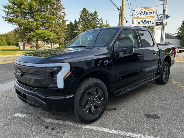 Ford F-150 Lightning FLASH 4X4 2025