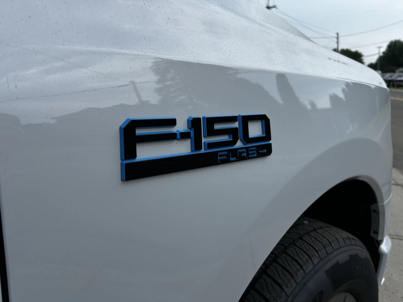 2025 Ford F-150 Lightning FLASH https://www.st-norbertford.com/resize/b990ff35b810a3abc0cc817b2ca24889-1