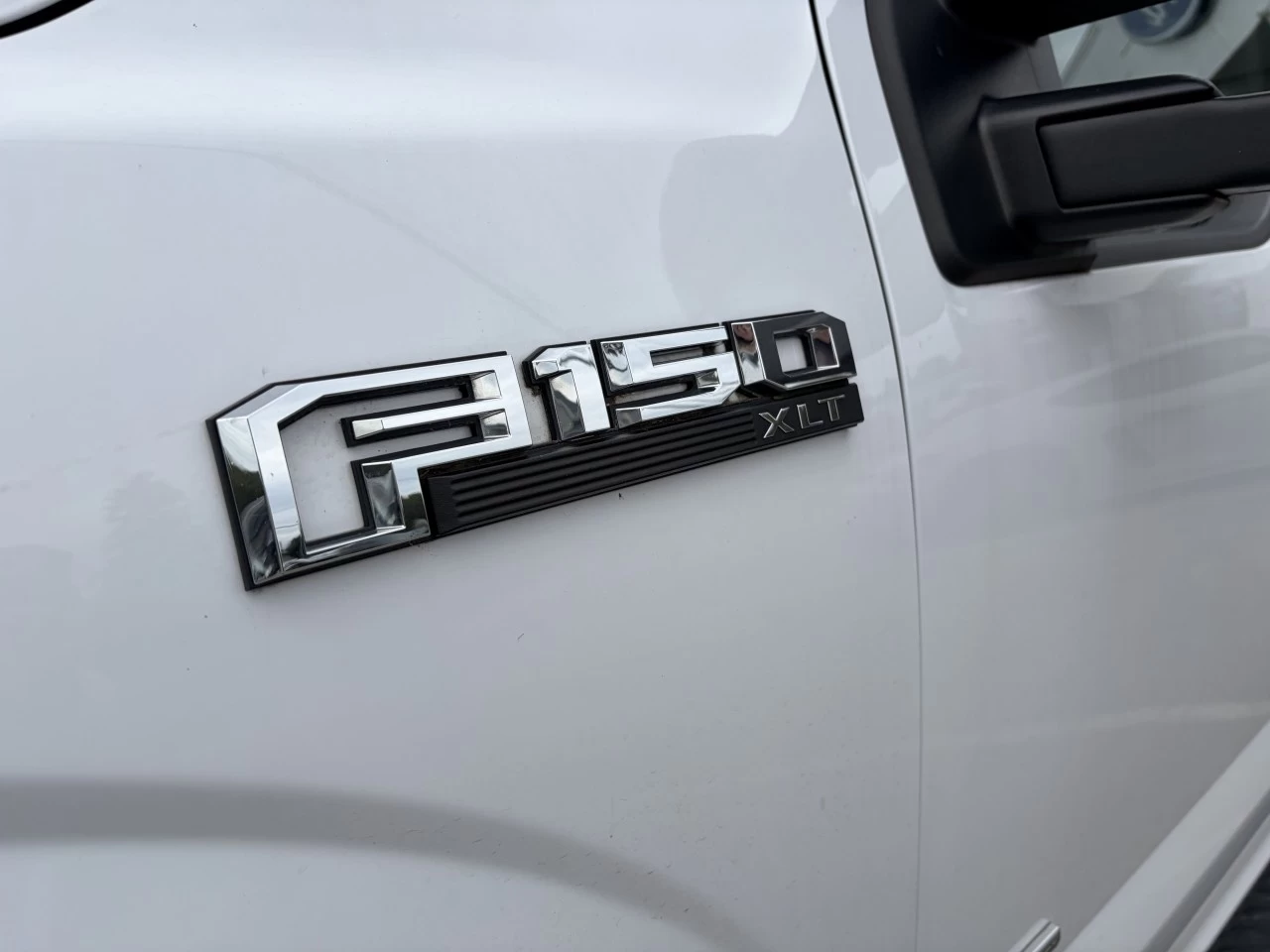 2016 Ford F-150 XLT https://www.st-norbertford.com/resize/b990ff35b810a3abc0cc817b2ca24889-1