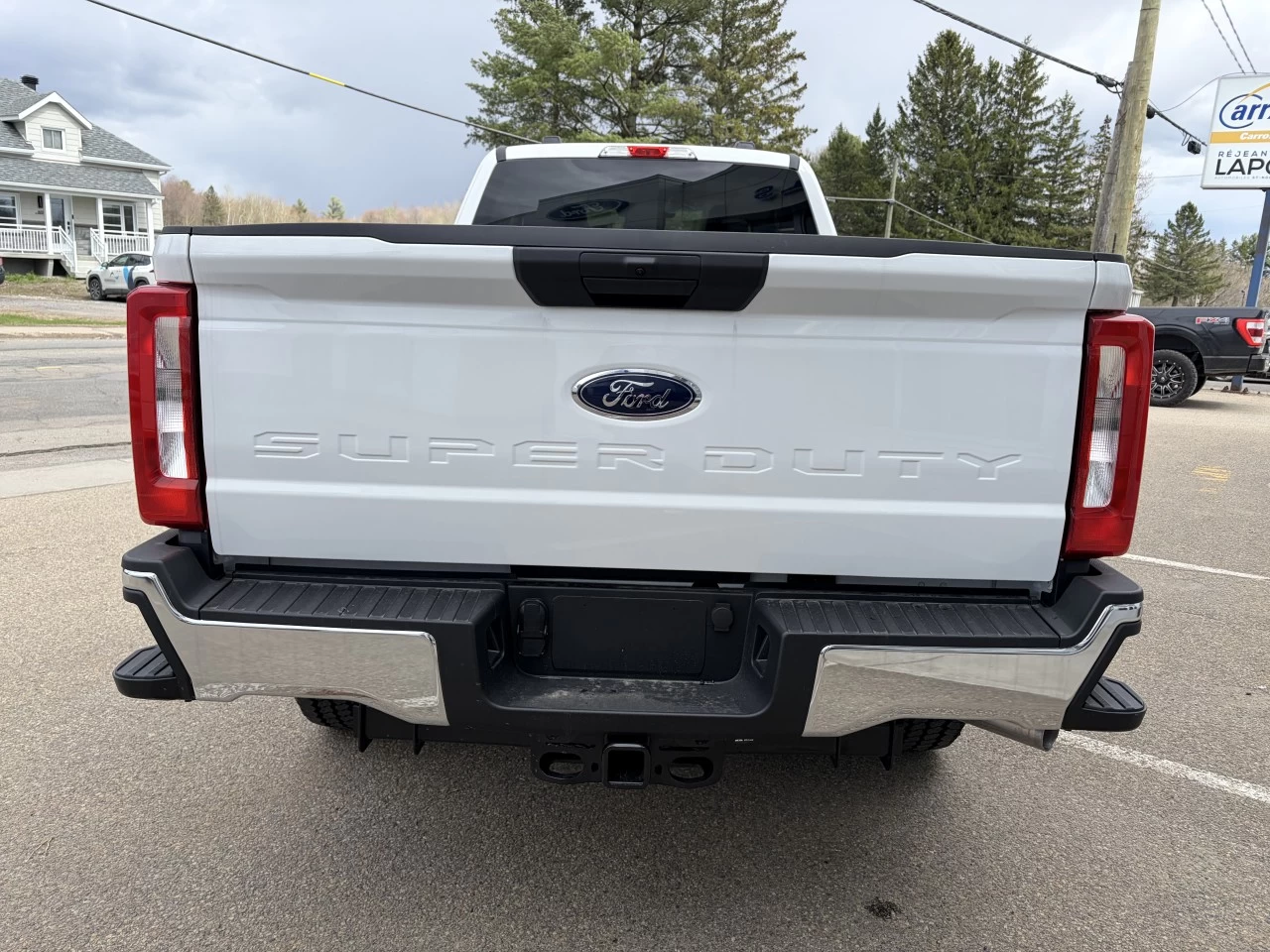 2026 Ford F-250 Super Duty XLT https://www.st-norbertford.com/resize/b990ff35b810a3abc0cc817b2ca24889-1