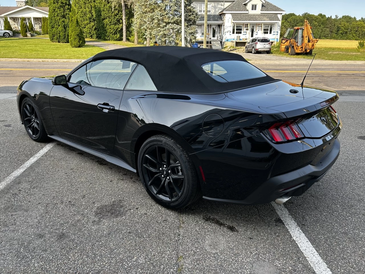 2025 Ford Mustang EcoBoost Main Image