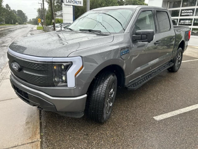Ford F-150 Lightning FLASH AUTONOMIE PROLONGÉE - TRANSF. DE BAIL, 92000 KM RESTANT 31 MOIS RESTANT, GARANTIE 2024