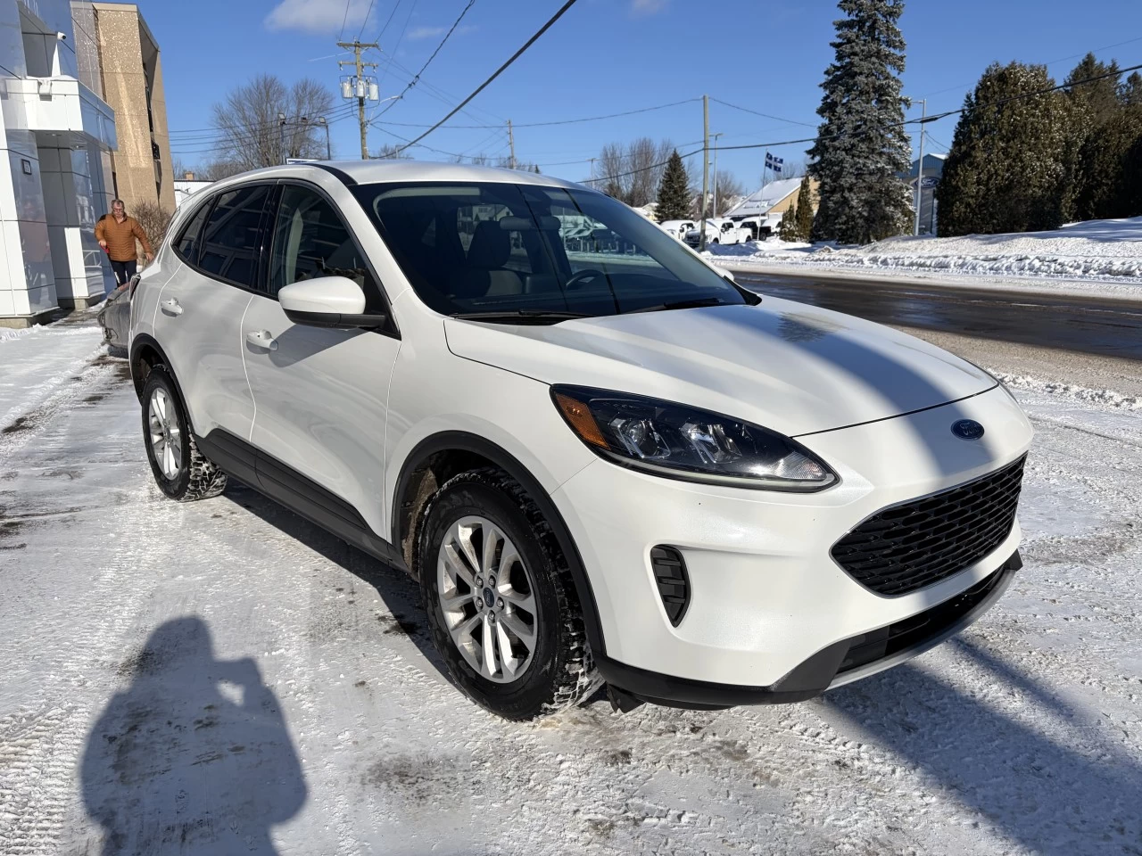 2020 Ford Escape SE AWD SIEGES CHAUFFANTS https://www.st-norbertford.com/resize/b990ff35b810a3abc0cc817b2ca24889-1