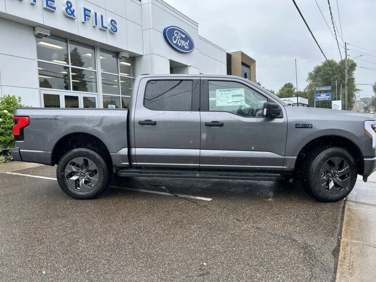2024 Ford F-150 Lightning FLASH AUTONOMIE PROLONGÉE - TRANSF. DE BAIL, 92000 KM RESTANT 31 MOIS RESTANT, GARANTIE https://www.st-norbertford.com/resize/b990ff35b810a3abc0cc817b2ca24889-1