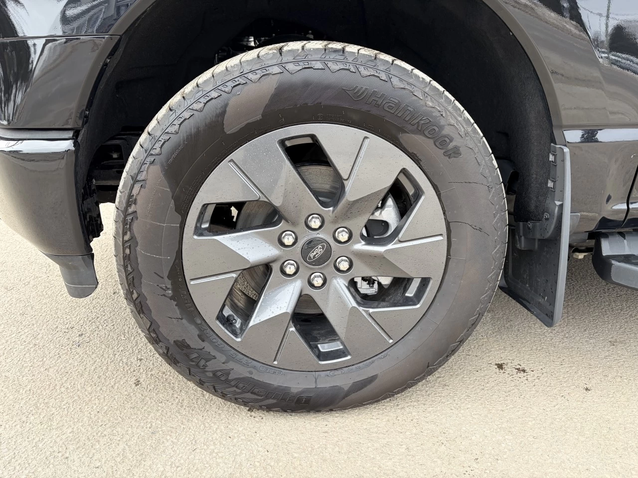 2025 Ford F-150 Lightning FLASH https://www.st-norbertford.com/resize/b990ff35b810a3abc0cc817b2ca24889-1