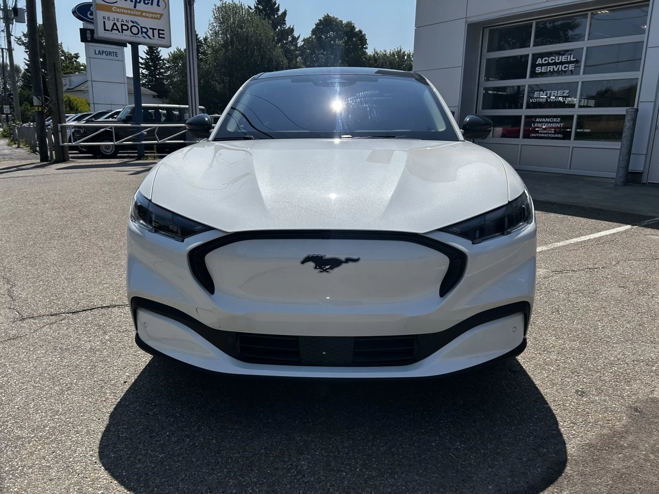 2025 Ford Mustang Mach-E PREMIUM https://www.st-norbertford.com/resize/b990ff35b810a3abc0cc817b2ca24889-1
