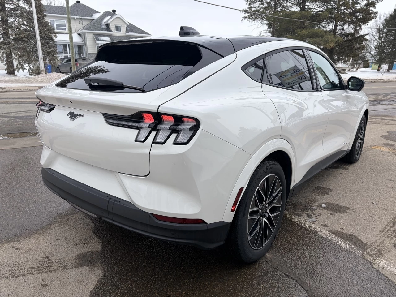 2025 Ford Mustang Mach-E PREMIUM BATTERIE LONGUE DURÉE https://www.st-norbertford.com/resize/b990ff35b810a3abc0cc817b2ca24889-1