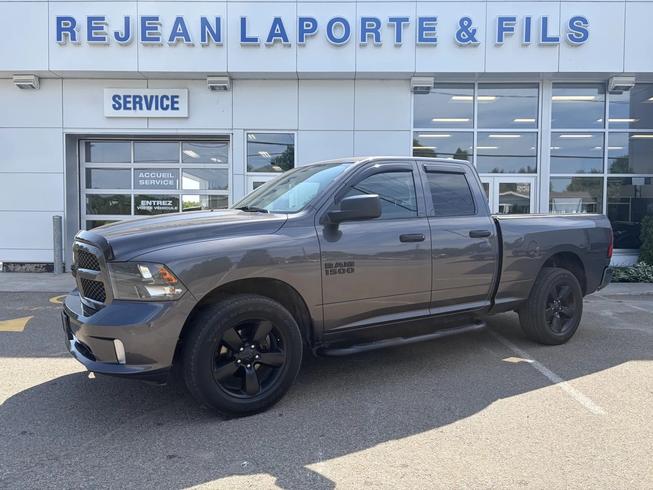 2018 Ram 1500 Express https://www.st-norbertford.com/resize/b990ff35b810a3abc0cc817b2ca24889-1