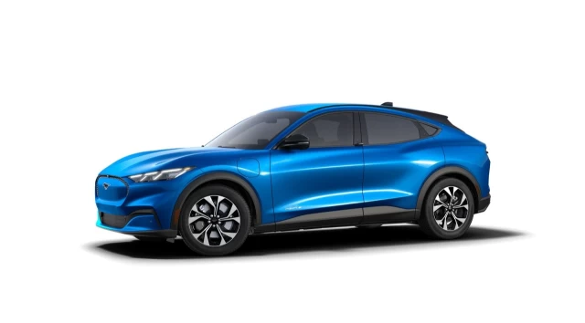 Ford Mustang Mach-E SELECT AWD 2025