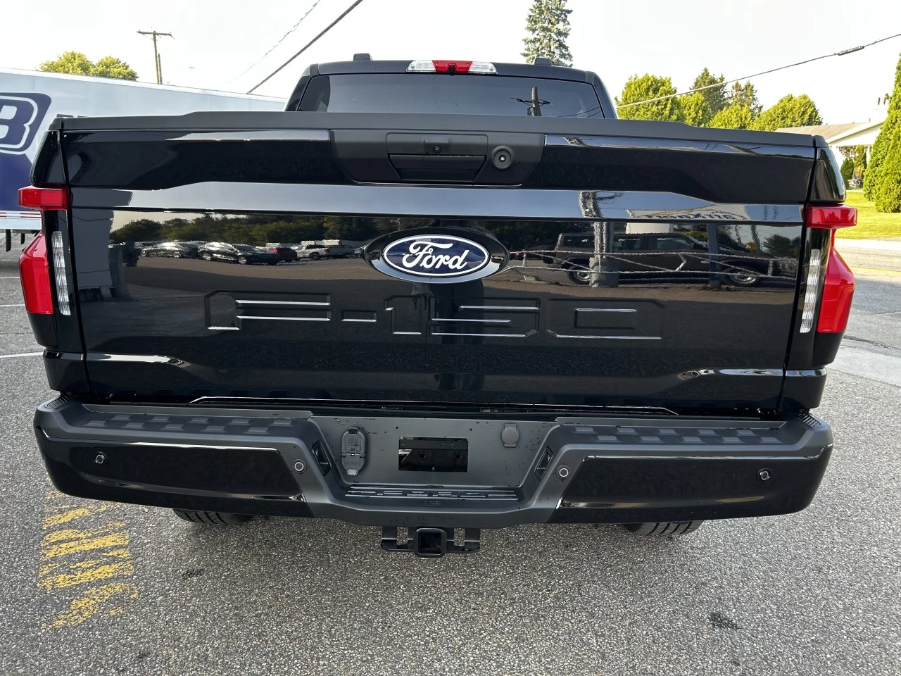 2025 Ford F-150 Lightning FLASH 4X4 Image principale