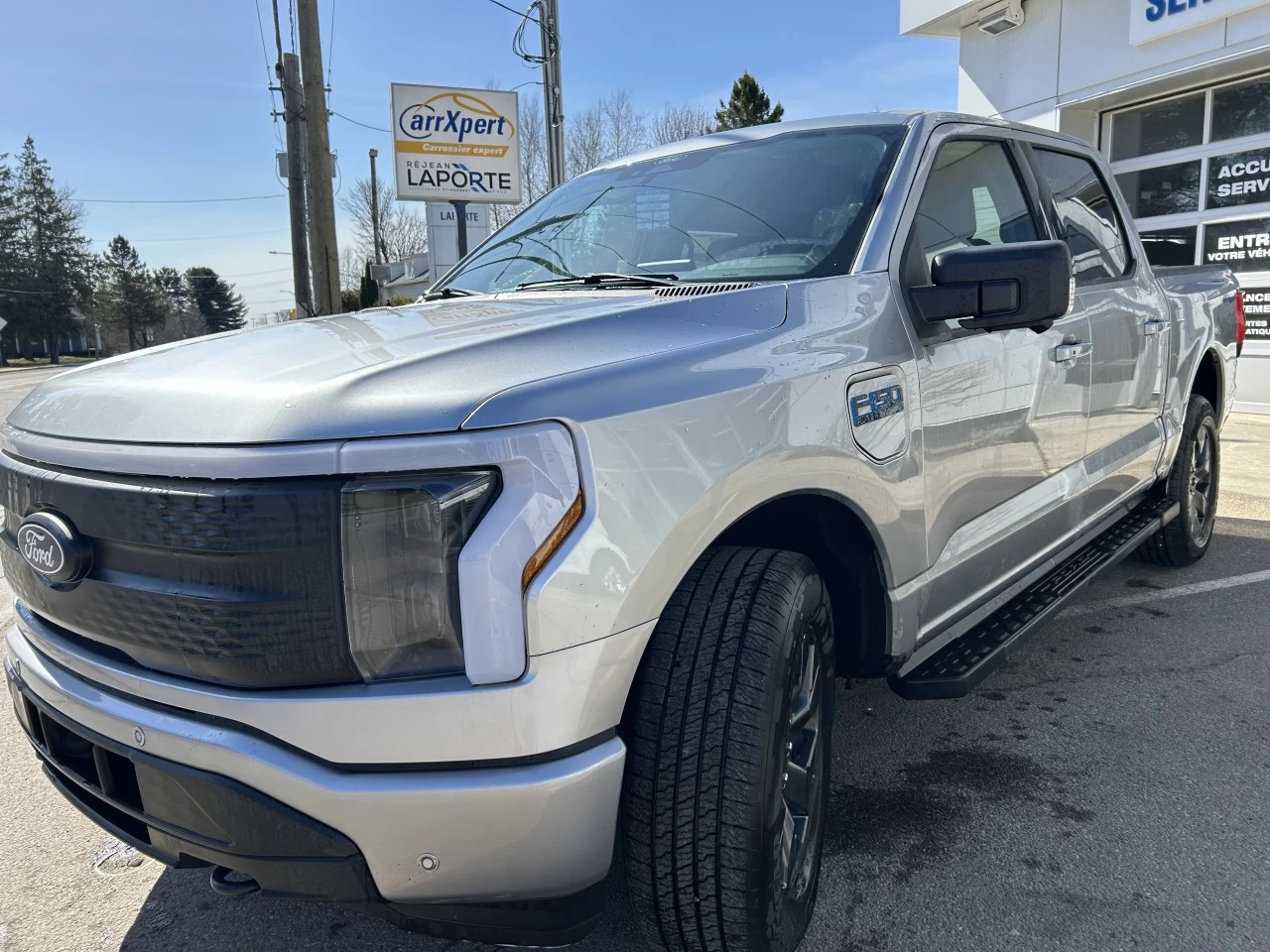 2025 Ford F-150 Lightning FLASH https://www.st-norbertford.com/resize/b990ff35b810a3abc0cc817b2ca24889-1