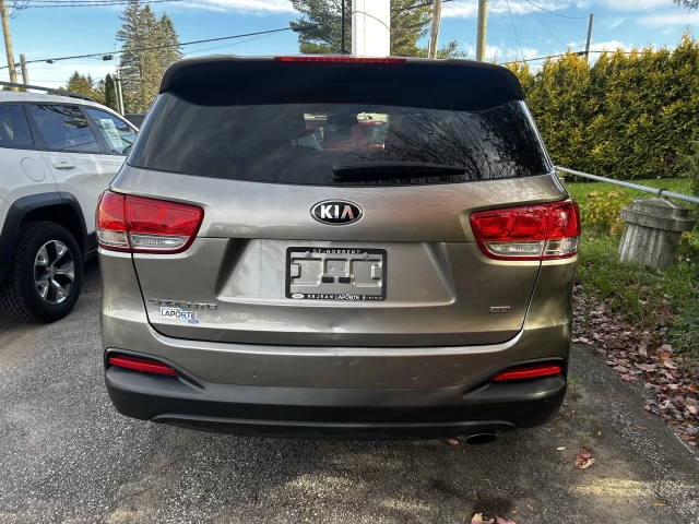 Kia Sorento 2.4L LX 2016