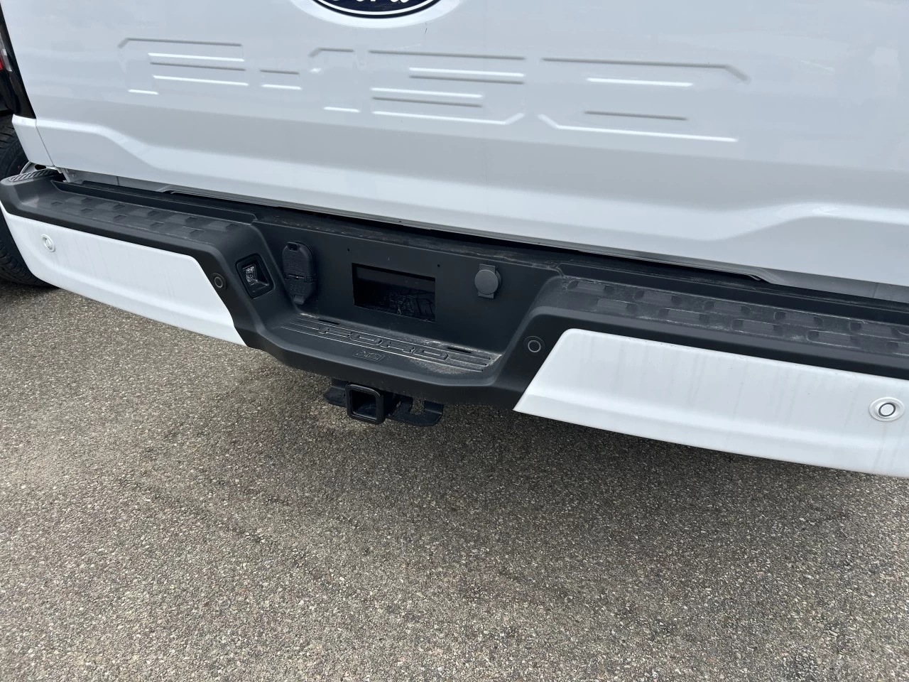 2024 Ford F-150 Lightning XLT 4x4 https://www.st-norbertford.com/resize/b990ff35b810a3abc0cc817b2ca24889-1