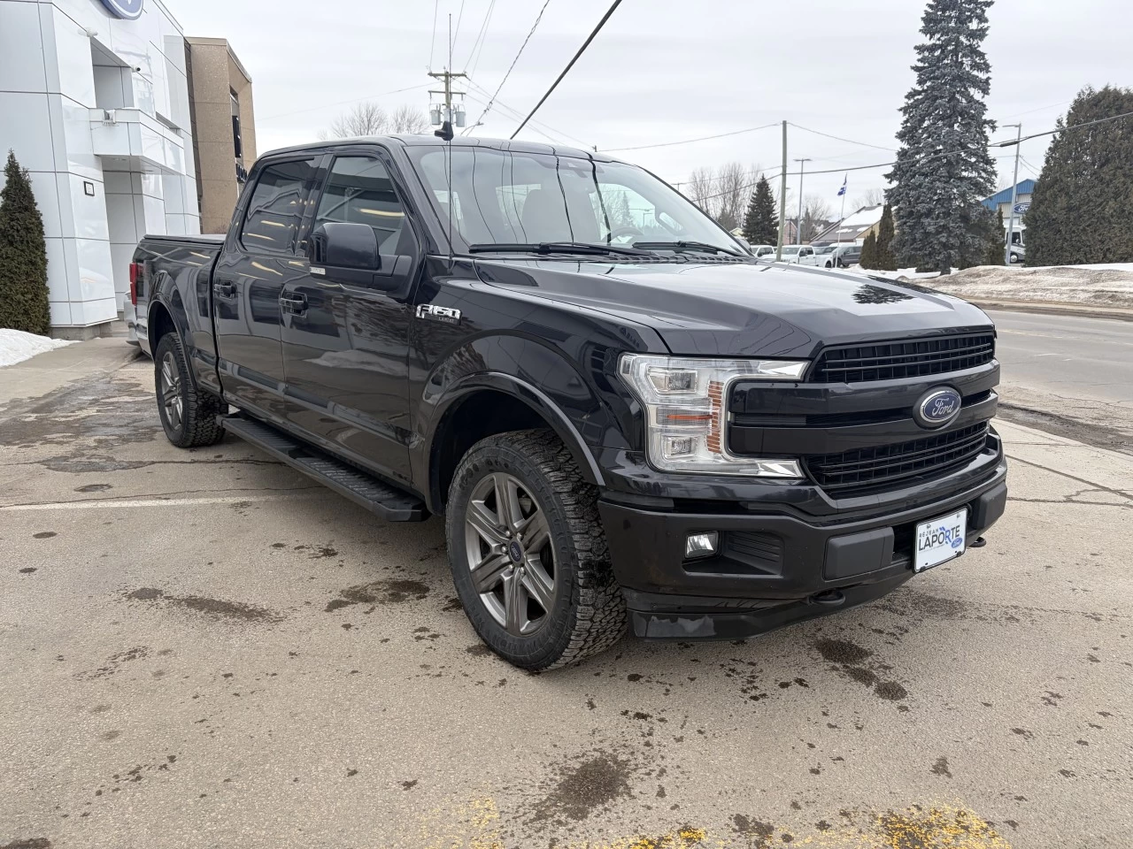 2020 Ford F-150 LARIAT 502A https://www.st-norbertford.com/resize/b990ff35b810a3abc0cc817b2ca24889-1