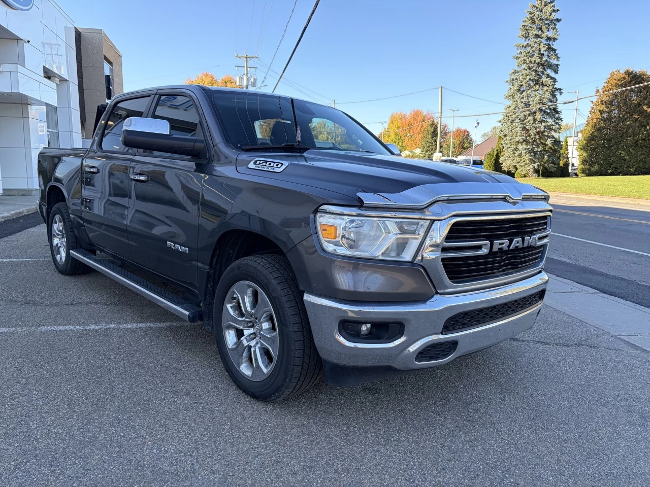 2019 Ram 1500 Big Horn V8 5.7L 4X4 https://www.st-norbertford.com/resize/b990ff35b810a3abc0cc817b2ca24889-1