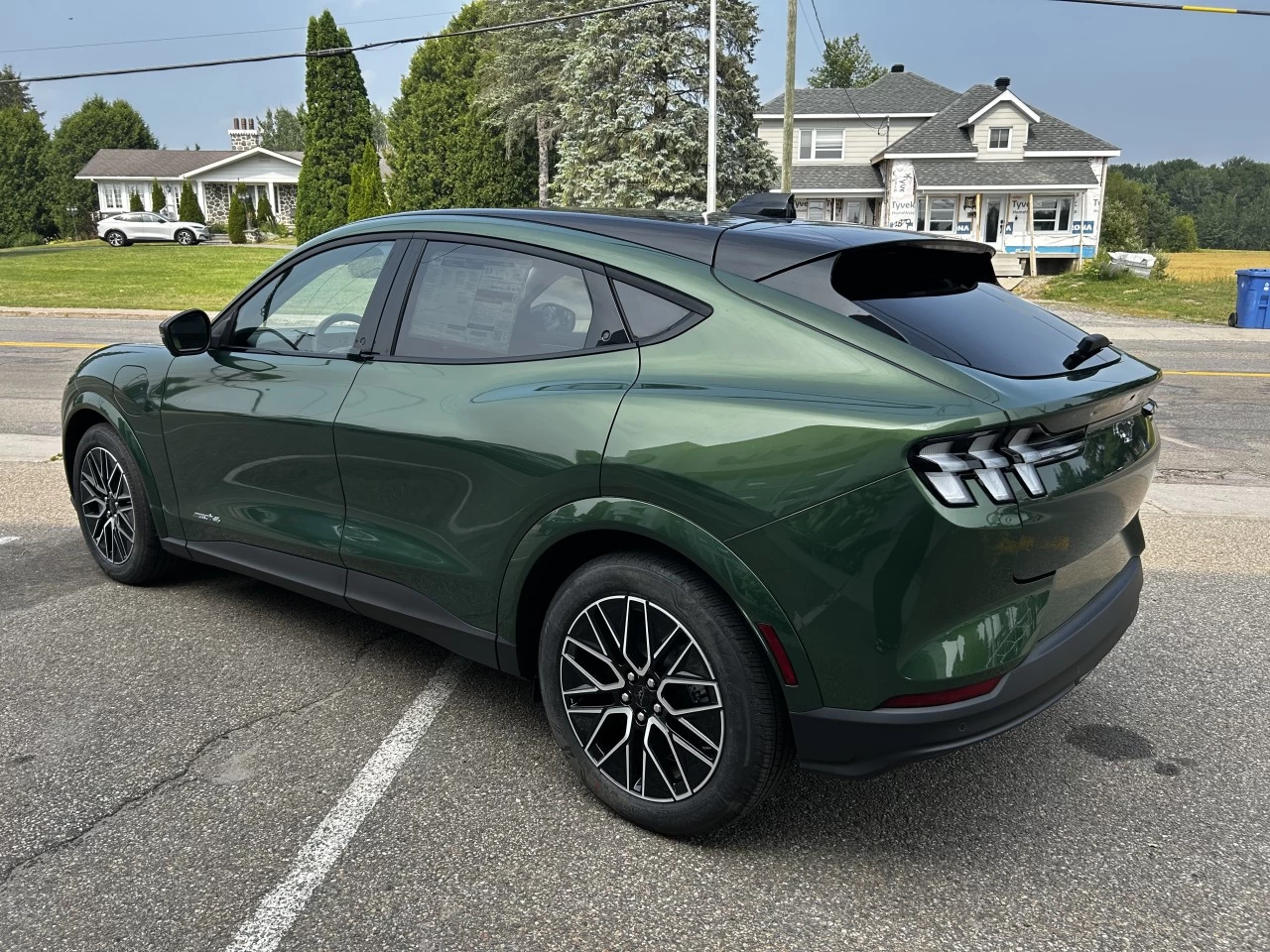 2025 Ford Mustang Mach-E PREMIUM AWD https://www.st-norbertford.com/resize/b990ff35b810a3abc0cc817b2ca24889-1
