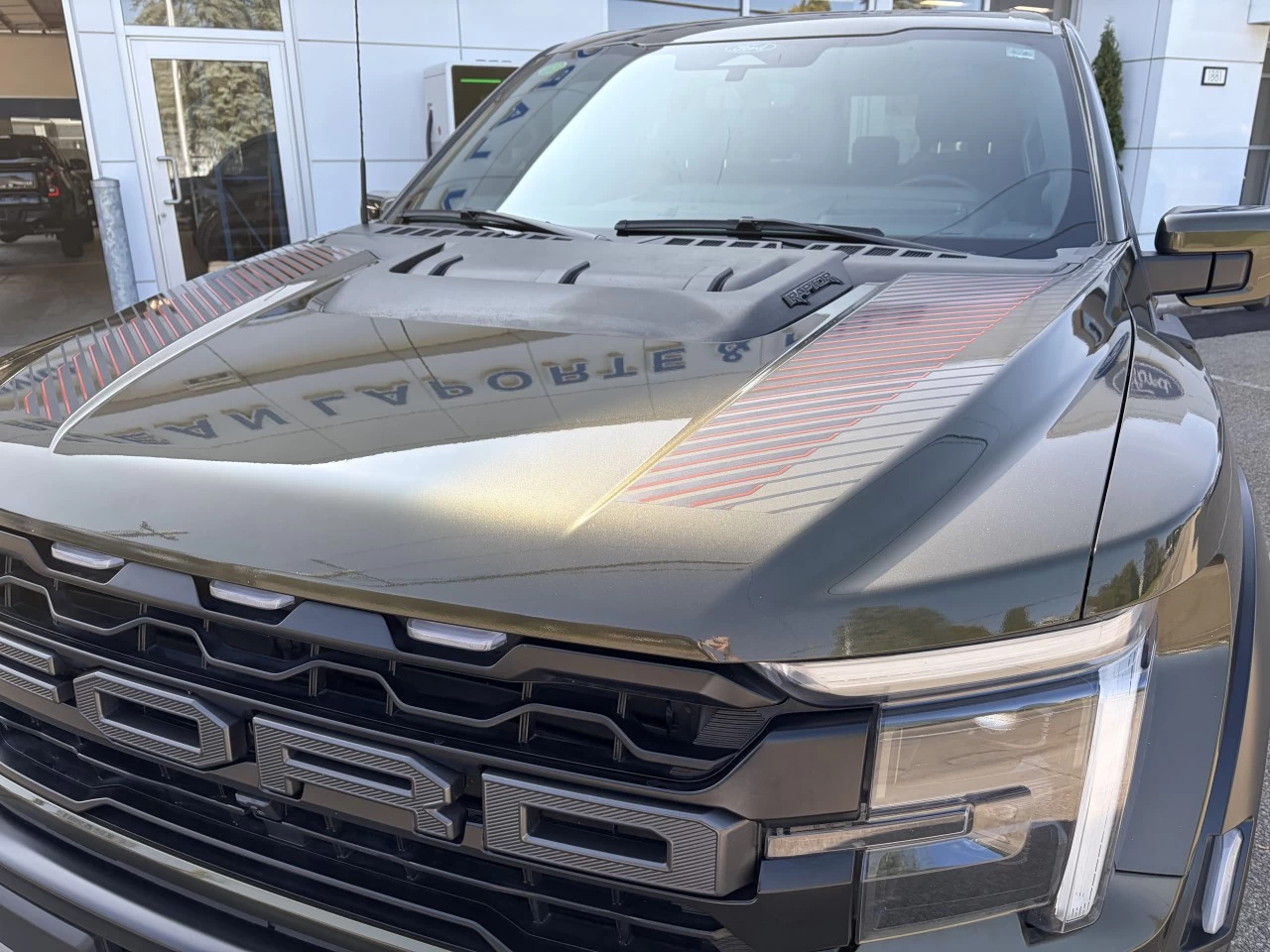 2024 Ford F-150 RAPTOR V6 ECOBOOST 4X4 SUPERCREW 801A TOIT OUVRANT https://www.st-norbertford.com/resize/b990ff35b810a3abc0cc817b2ca24889-1