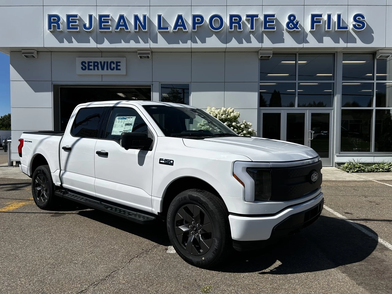 2024 Ford F-150 Lightning XLT https://www.st-norbertford.com/resize/b990ff35b810a3abc0cc817b2ca24889-1