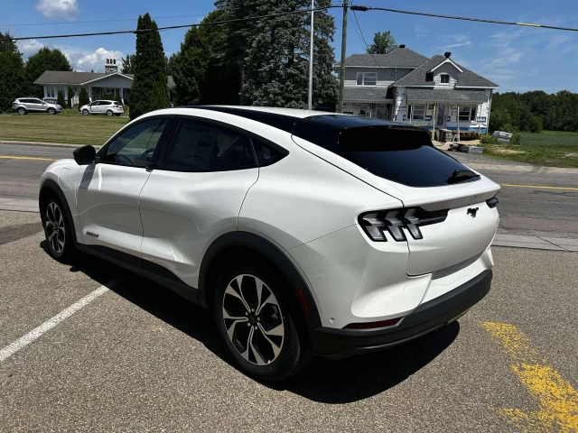 Ford Mustang Mach-E Select AWD 2024
