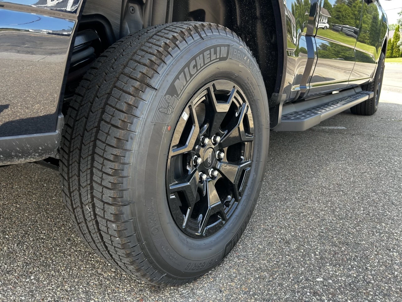 2025 Ford F-150 Lightning XLT https://www.st-norbertford.com/resize/b990ff35b810a3abc0cc817b2ca24889-1