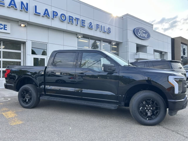Ford F-150 Lightning XLT 2025