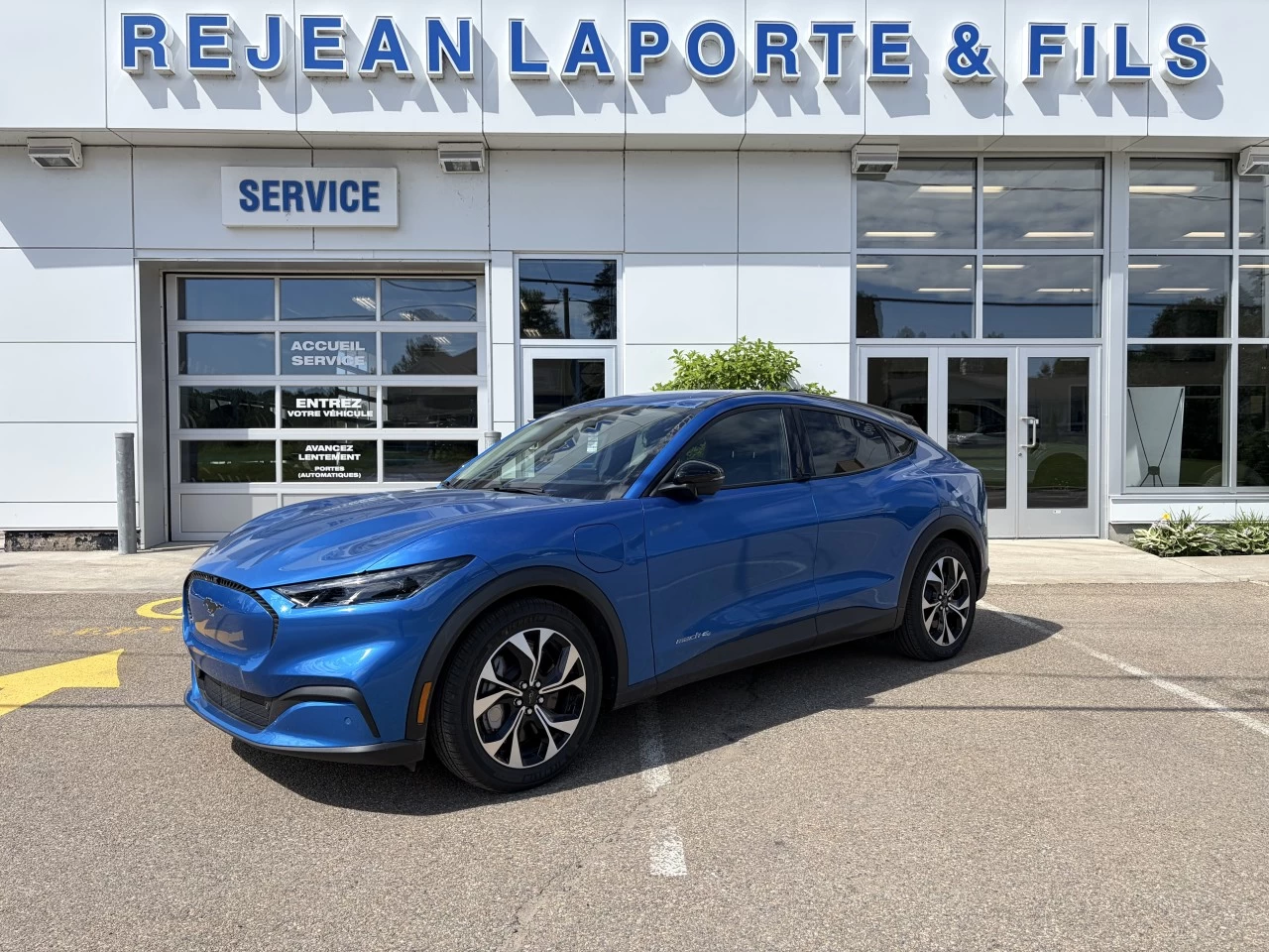 2025 Ford Mustang Mach-E SELECT SIÈGES AVANT CHAUFFANT TAPIS RECHARGE SANS FIL https://www.st-norbertford.com/resize/b990ff35b810a3abc0cc817b2ca24889-1