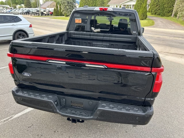 Ford F-150 Lightning LARIAT 2025