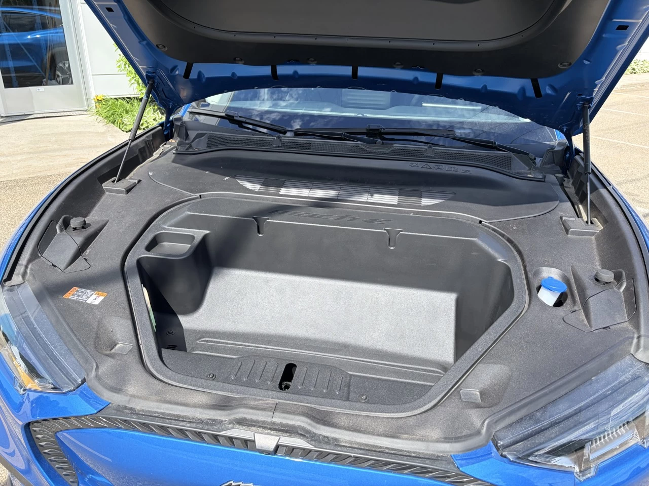 2025 Ford Mustang Mach-E SELECT SIÈGES AVANT CHAUFFANT TAPIS RECHARGE SANS FIL https://www.st-norbertford.com/resize/b990ff35b810a3abc0cc817b2ca24889-1