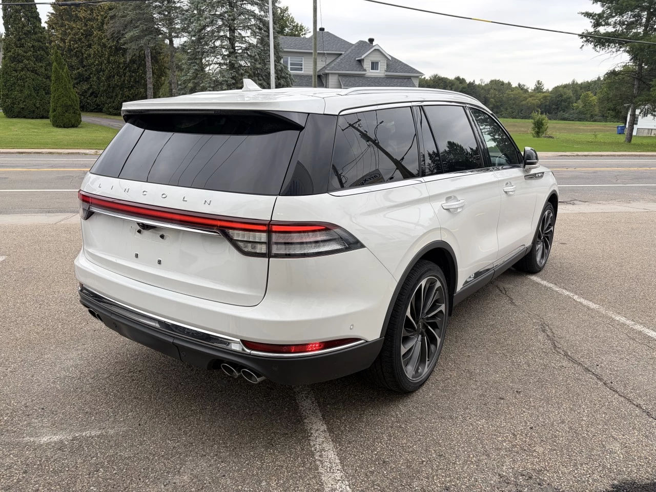 2023 Lincoln Aviator Reserve https://www.st-norbertford.com/resize/b990ff35b810a3abc0cc817b2ca24889-1