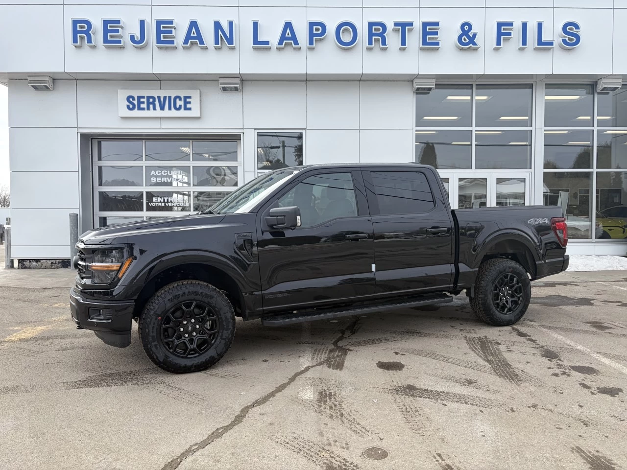 2026 Ford F-150 XLT https://www.st-norbertford.com/resize/b990ff35b810a3abc0cc817b2ca24889-1