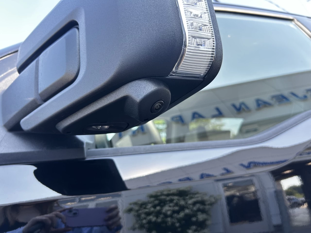 2025 Ford F-150 Lightning FLASH https://www.st-norbertford.com/resize/b990ff35b810a3abc0cc817b2ca24889-1