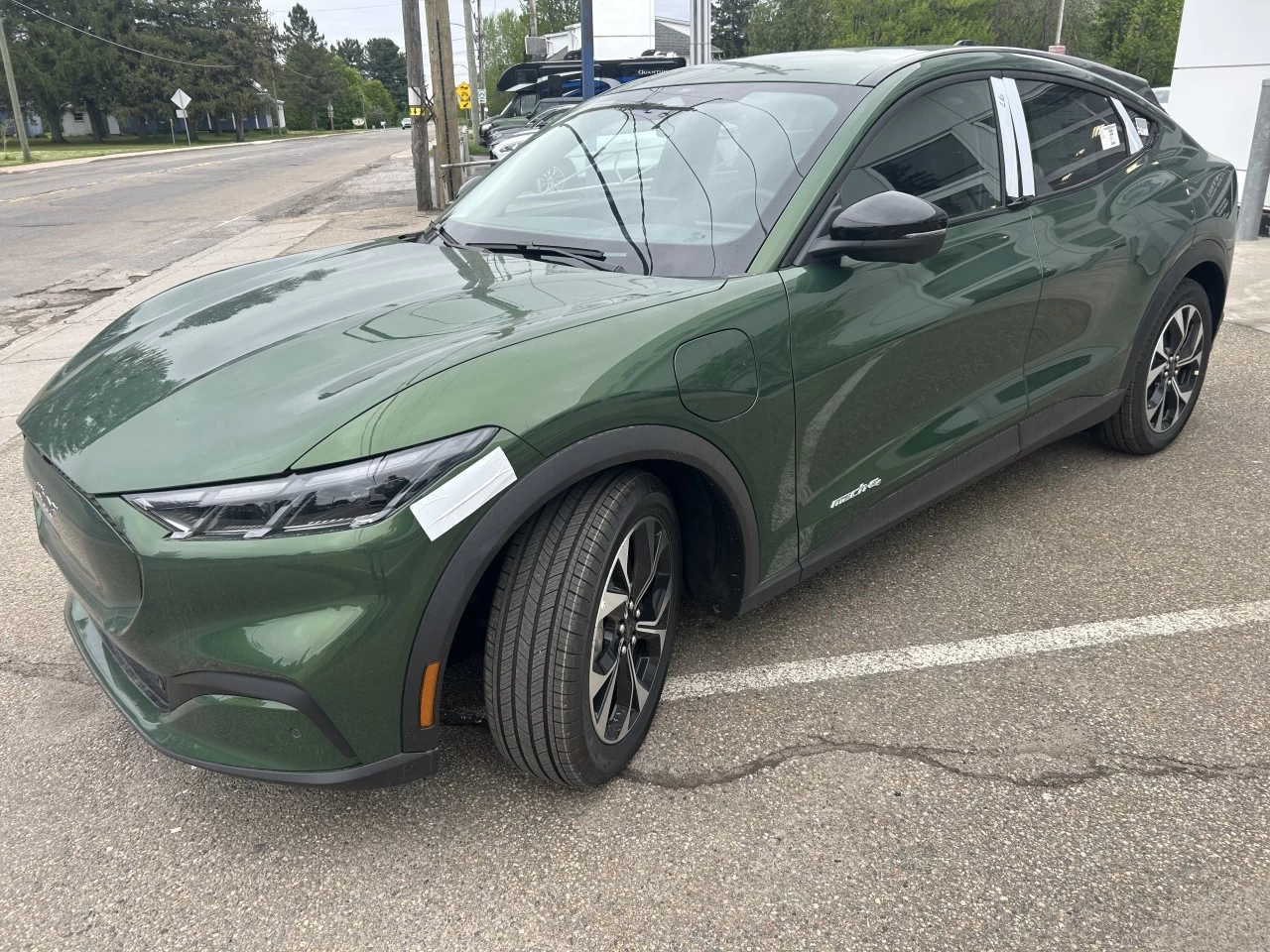 2025 Ford Mustang Mach-E SELECT AWD https://www.st-norbertford.com/resize/b990ff35b810a3abc0cc817b2ca24889-1