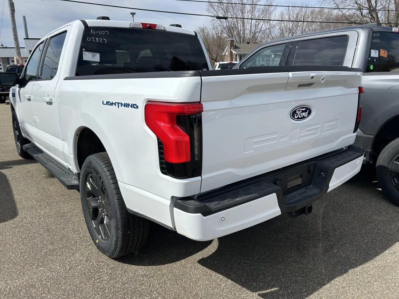 2025 Ford F-150 Lightning FLASH https://www.st-norbertford.com/resize/b990ff35b810a3abc0cc817b2ca24889-1