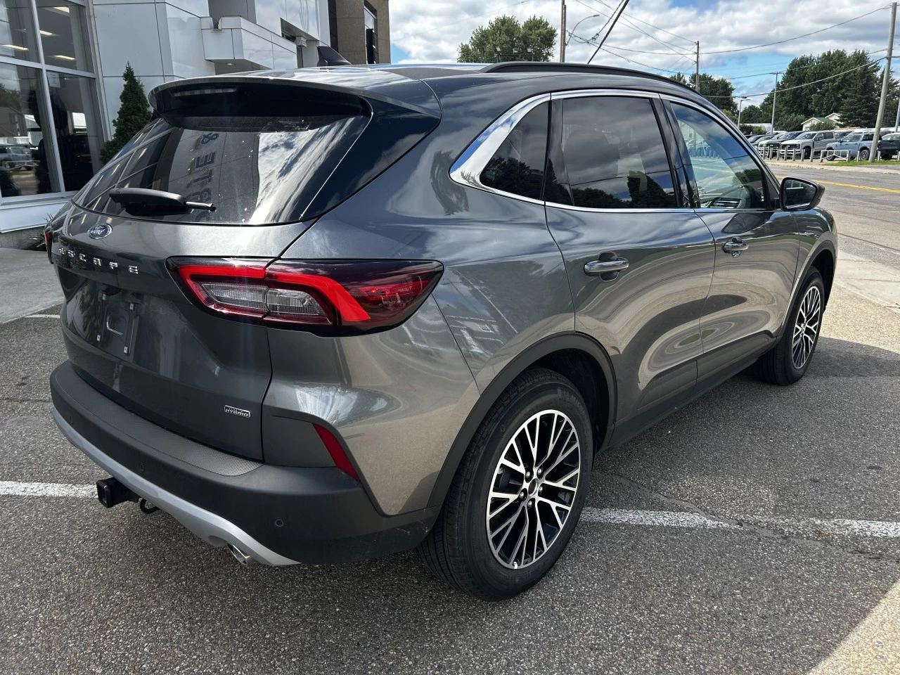 2025 Ford Escape PHEV FWD https://www.st-norbertford.com/resize/b990ff35b810a3abc0cc817b2ca24889-1