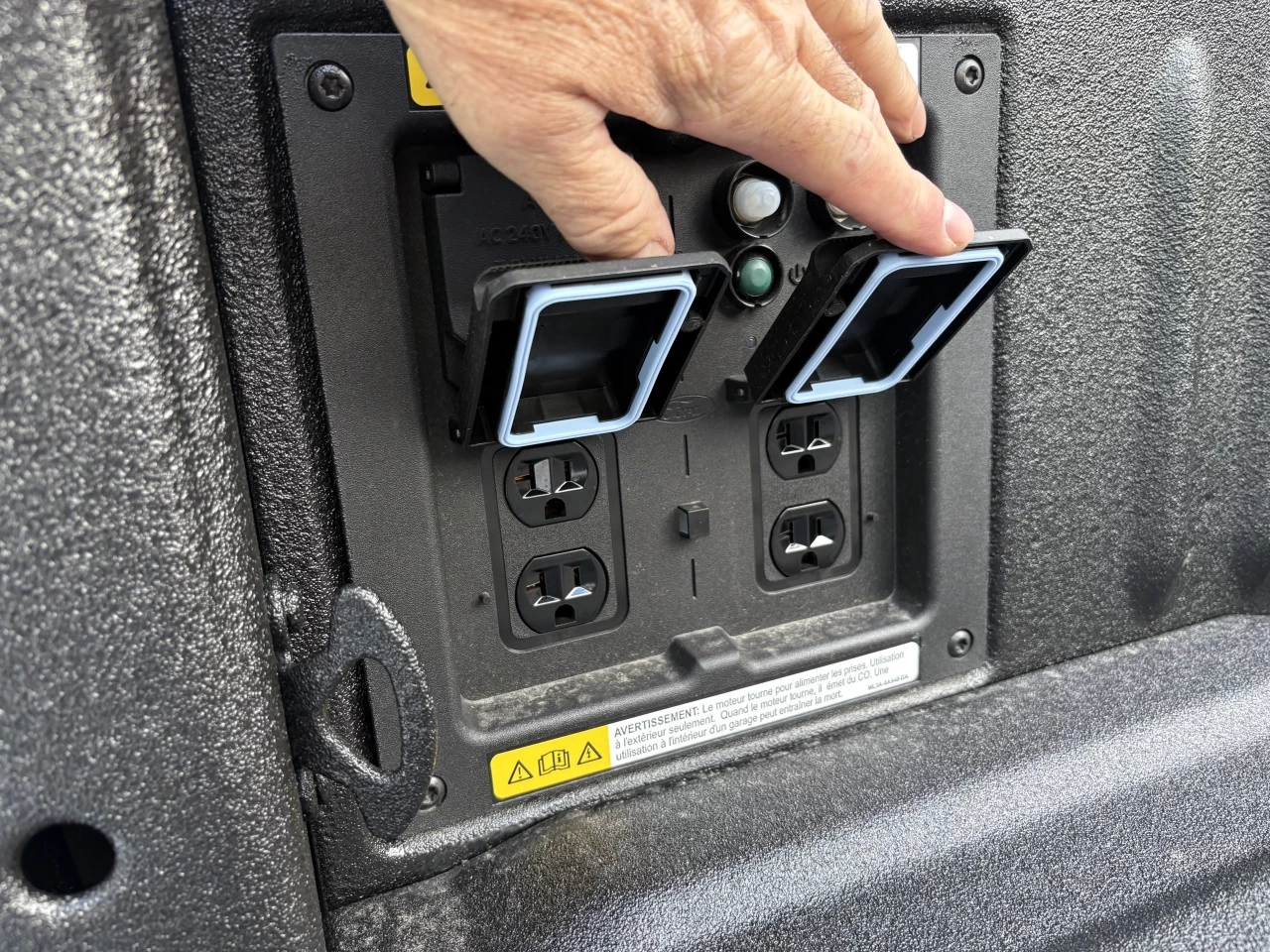 2026 Ford F-150 LARIAT Main Image