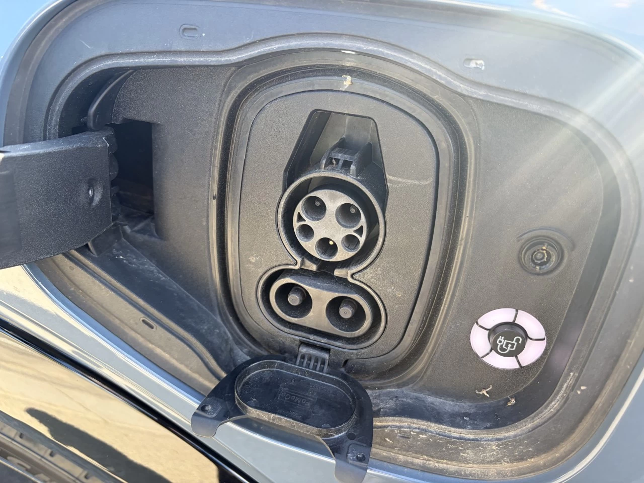 2023 Ford Mustang Mach-E PREMIUM TOIT PANORAMIQUE EXTENDED BATTERY ENSEMBLE NITE PONY https://www.st-norbertford.com/resize/b990ff35b810a3abc0cc817b2ca24889-1