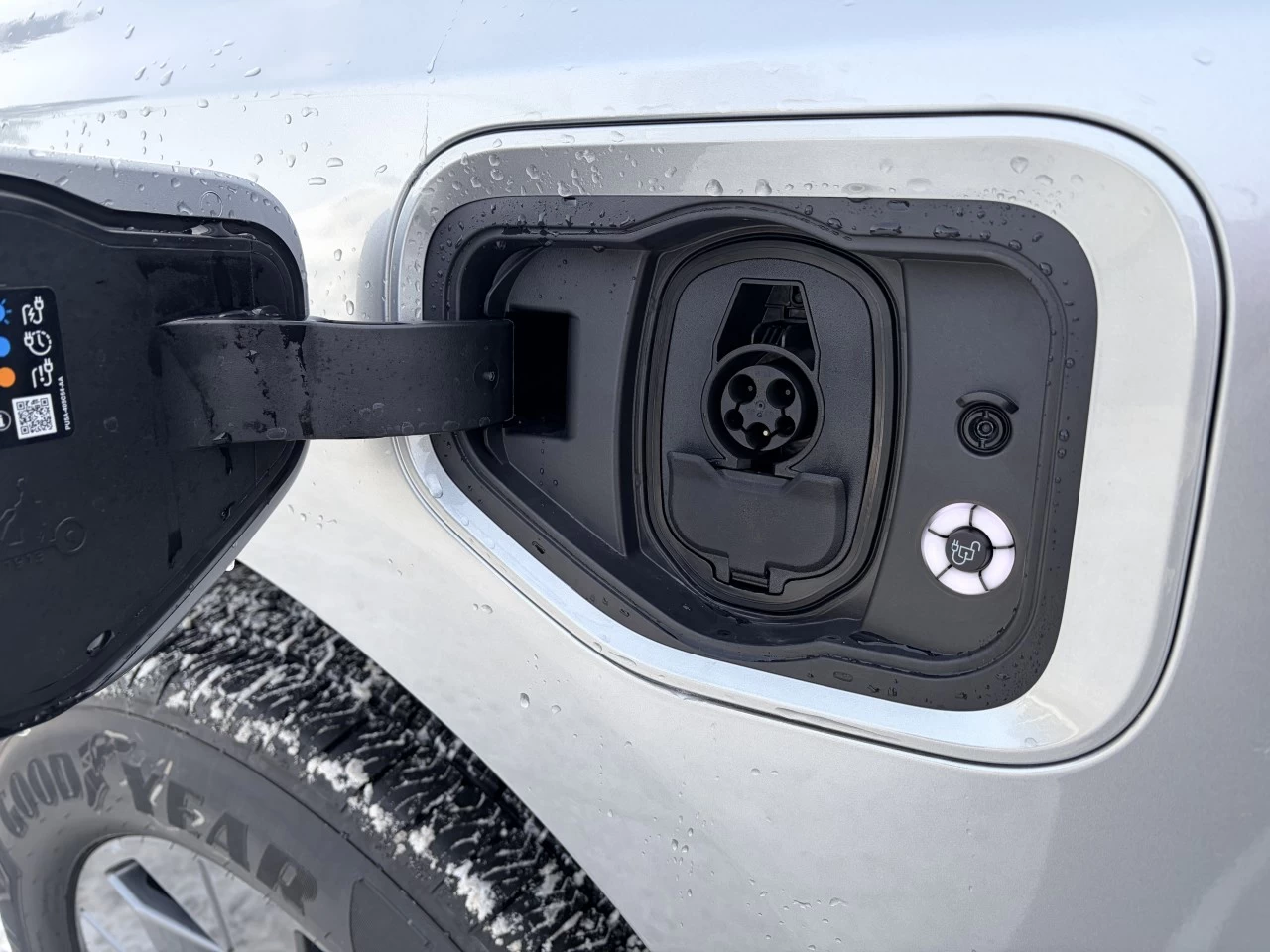 2025 Ford F-150 Lightning FLASH https://www.st-norbertford.com/resize/b990ff35b810a3abc0cc817b2ca24889-1